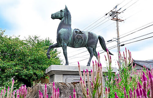 神馬像